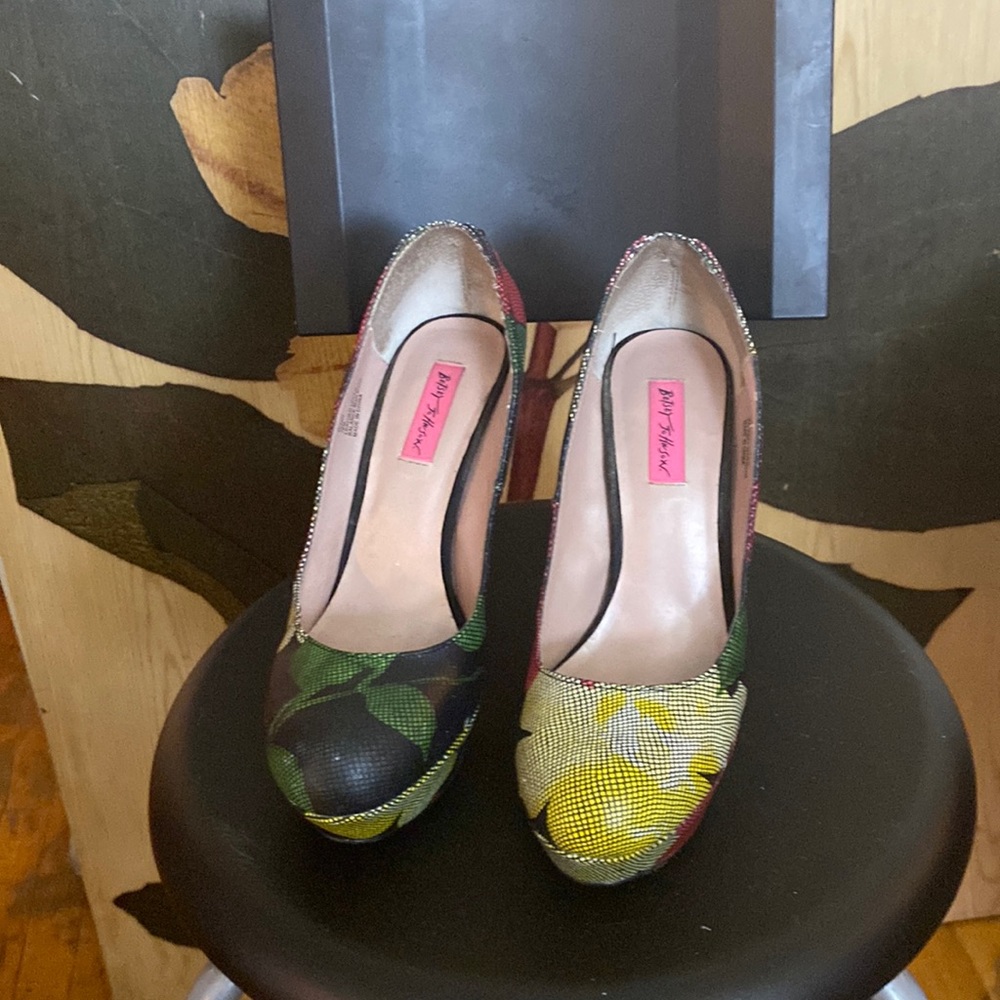 Multi Color Pumps